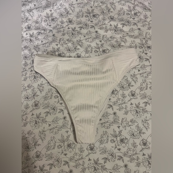 4/$13 Abercrombie & fitch bikini bottoms - Picture 1 of 3
